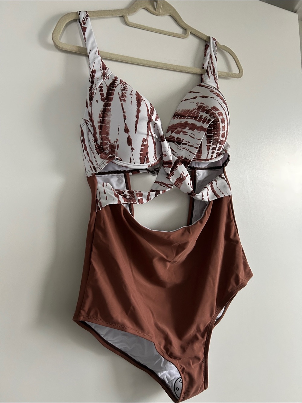 Brown Tie-Dye Cutout One-Piece Swimsuit with Padded Cups